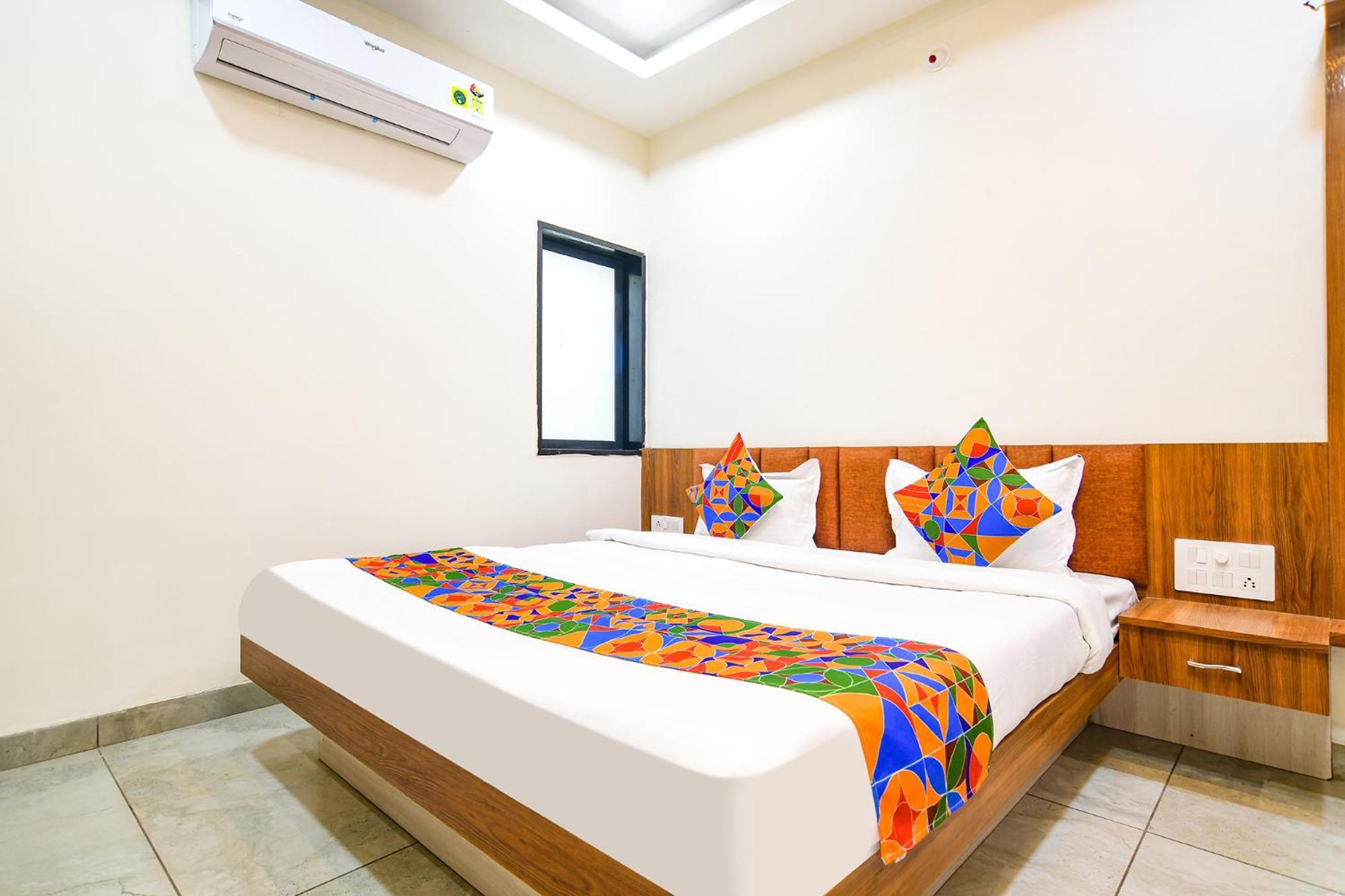 אויאיין Fabhotel Shree Nakoda Paradise מראה חיצוני תמונה
