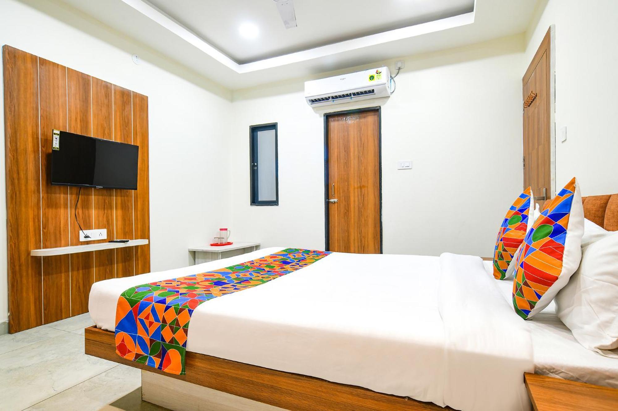 אויאיין Fabhotel Shree Nakoda Paradise מראה חיצוני תמונה
