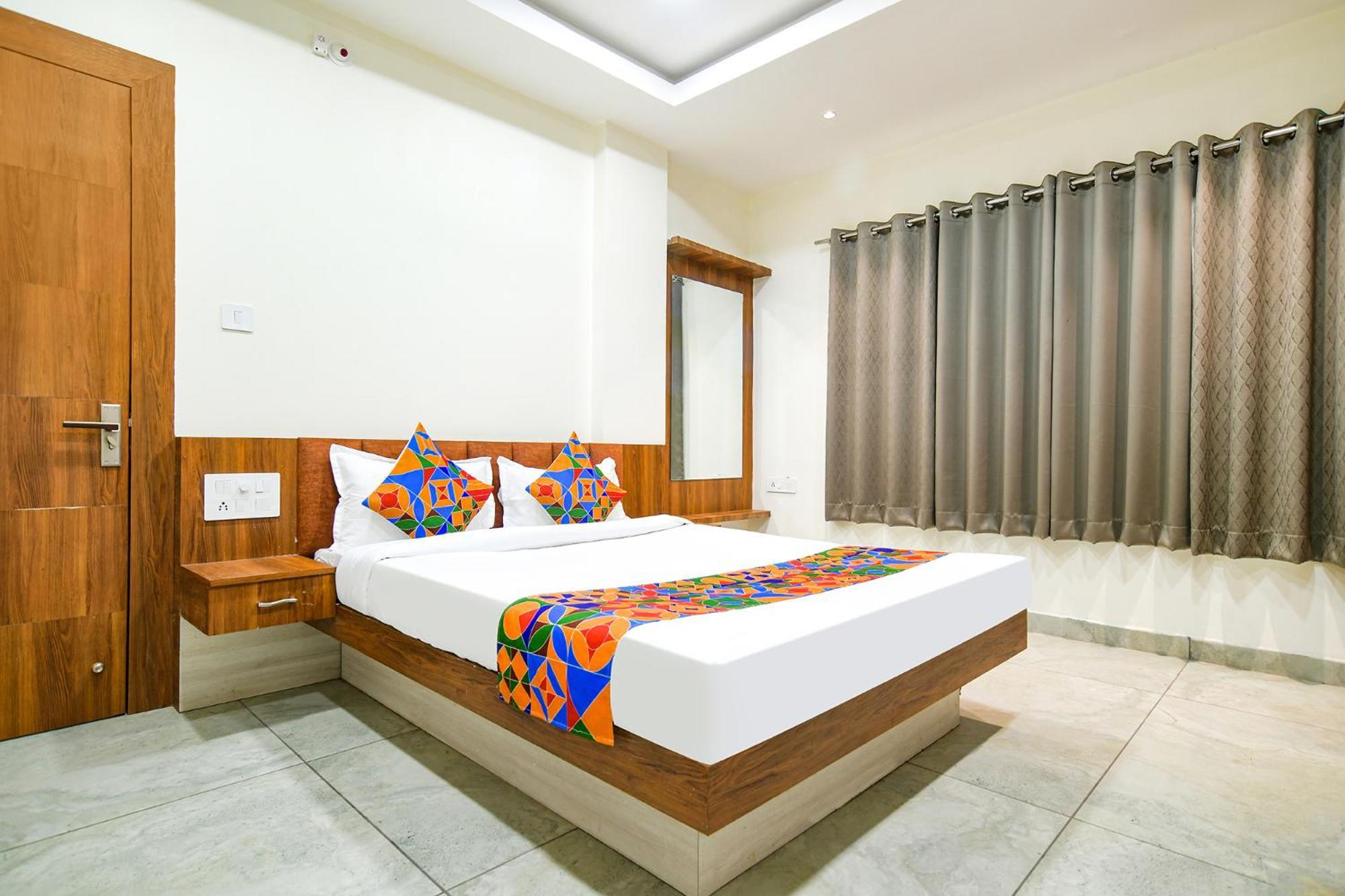 אויאיין Fabhotel Shree Nakoda Paradise מראה חיצוני תמונה